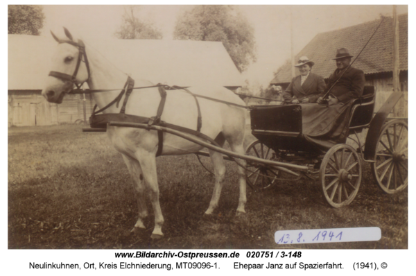 Neulinkuhnen, Ehepaar Janz auf Spazierfahrt
