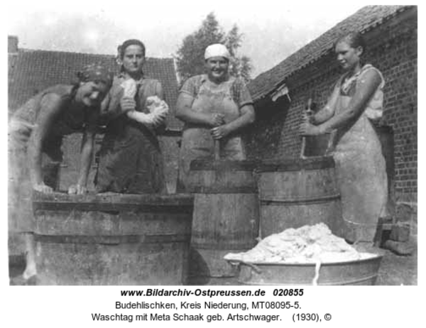 Budehlischken, Waschtag mit Meta Schaak geb. Artschwager