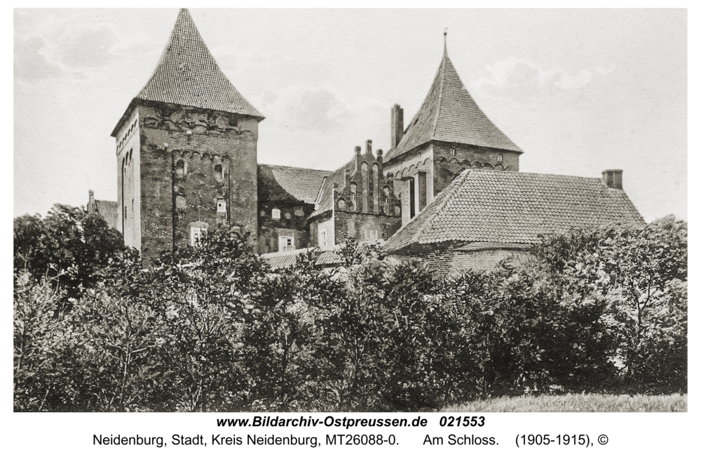 Neidenburg, Am Schloss