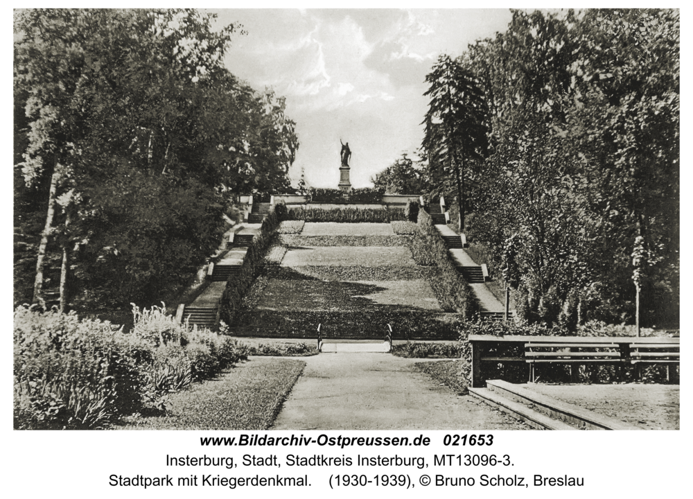 Insterburg, Stadtpark mit Kriegerdenkmal