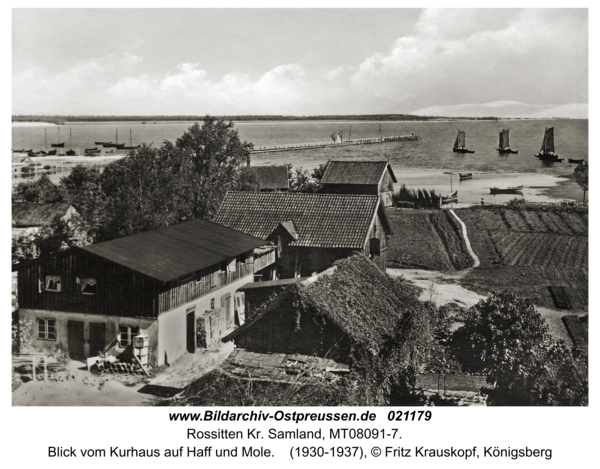 Rossitten Kr. Samland, Blick vom Kurhaus auf Haff und Mole