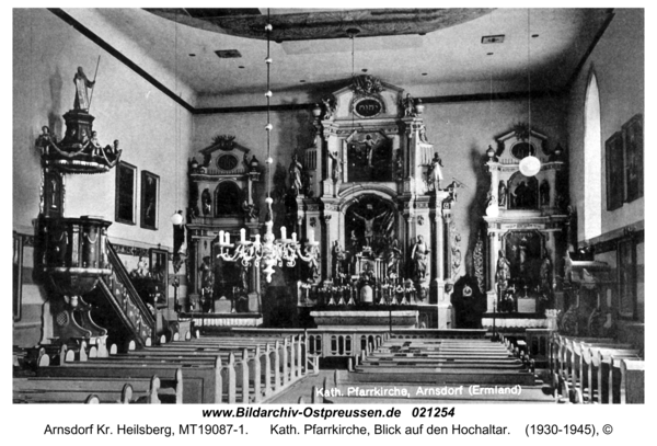 Arnsdorf Kr. Heilsberg, Kath. Pfarrkirche, Blick auf den Hochaltar