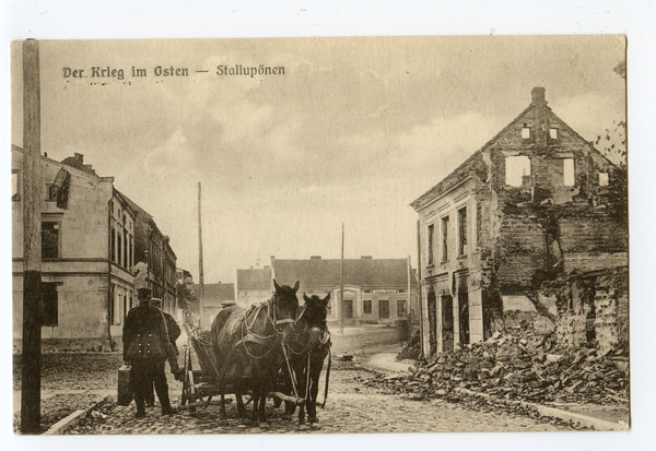 Stallupönen, Kriegsschäden, Gasthaus Gustav Häckel (im Hintergrund)