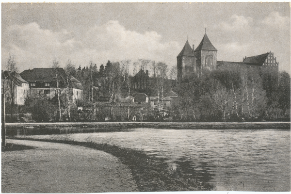 Neidenburg, Blick vom Schlossteich auf das Schloss