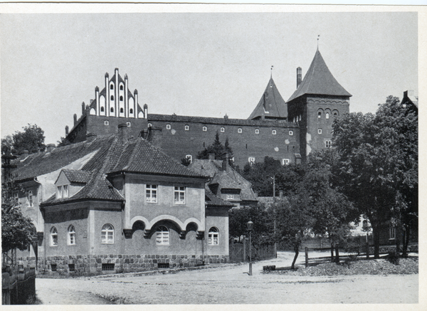 Neidenburg, Am Schloss