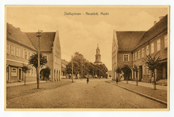 Stallupönen, Blick über den Neustädtischen Markt zur ev. Kirche