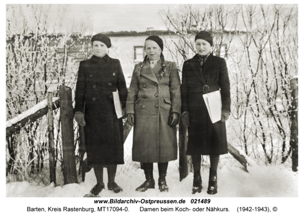 Barten Kr. Rastenburg, Damen beim Koch- oder Nähkurs