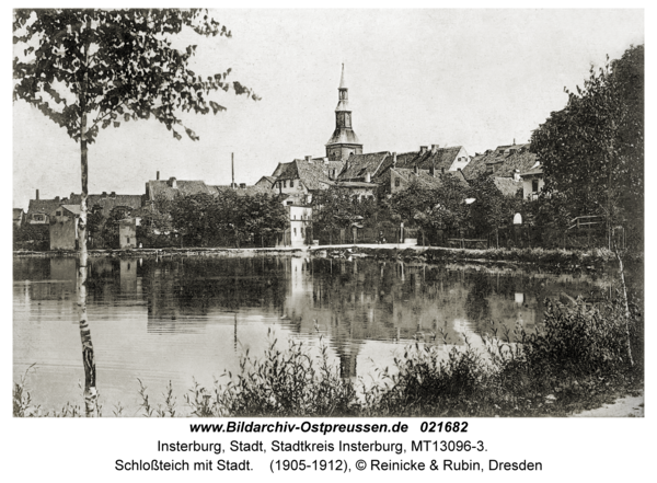 Insterburg, Schloßteich mit Stadt