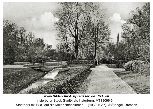 Insterburg, Stadtpark mit Blick auf die Melanchthonkirche