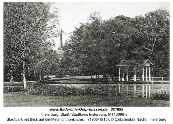 Insterburg, Stadtpark mit Blick auf die Melanchthonkirche