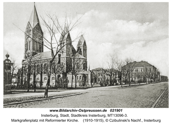 Insterburg, Markgrafenplatz mit Reformierter Kirche