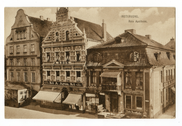 Insterburg, Alter Markt, rechts Rote Apotheke