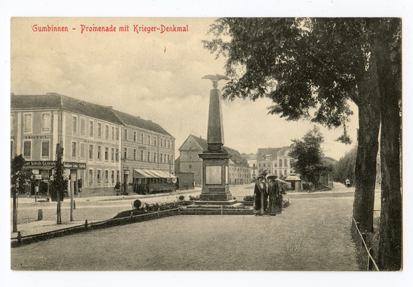 Gumbinnen, Promenade mit Krieger-Denkmal