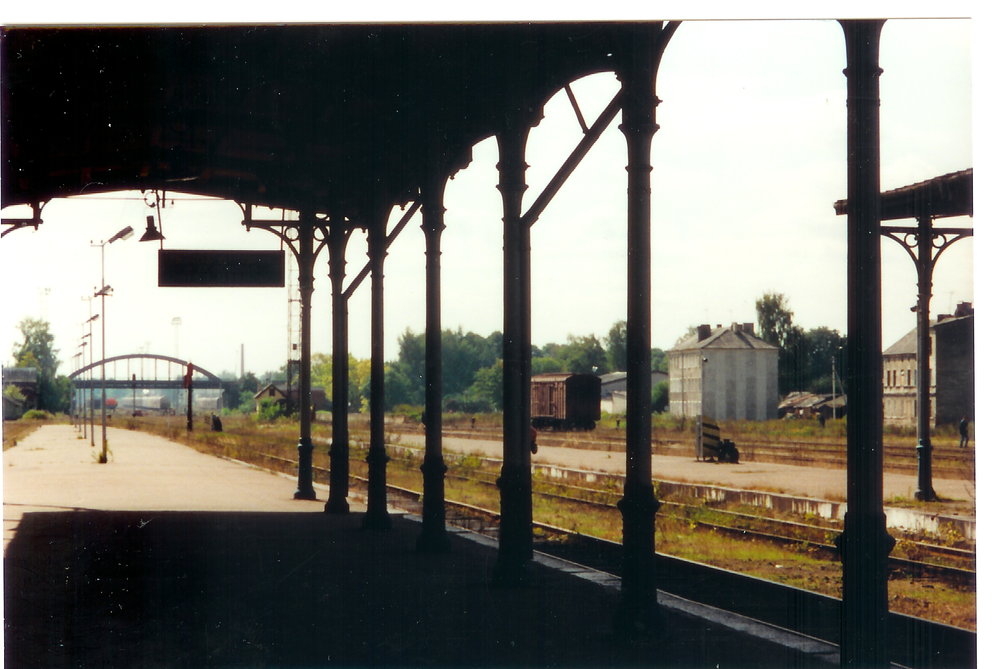 Tilsit, Bahnhof, Blick vom Bahnsteig 1 auf den Viadukt
