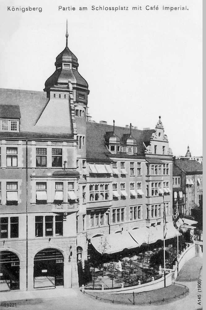Königsberg, Partie am Schloßplatz mit Café Imperial