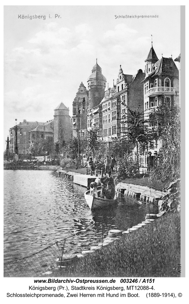 Königsberg, Schlossteichpromenade, Zwei Herren mit Hund im Boot