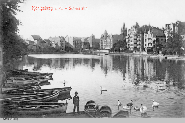 Königsberg, Schloßteich mit Bootsanleger