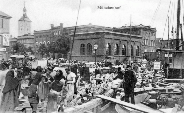Königsberg (Pr.), Münchenhofplatz, Städtisches Realgymnasium, davor Töpfermarkt