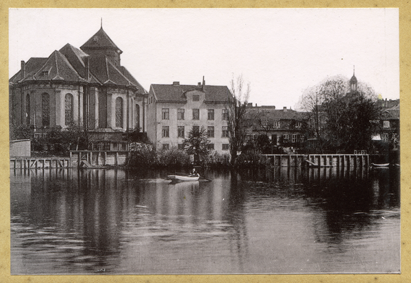 Königsberg, Schlossteich mit Burgkirche