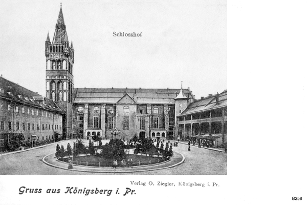 Königsberg, Innerer Schloßhof mit Schloßkirche und Blutgericht