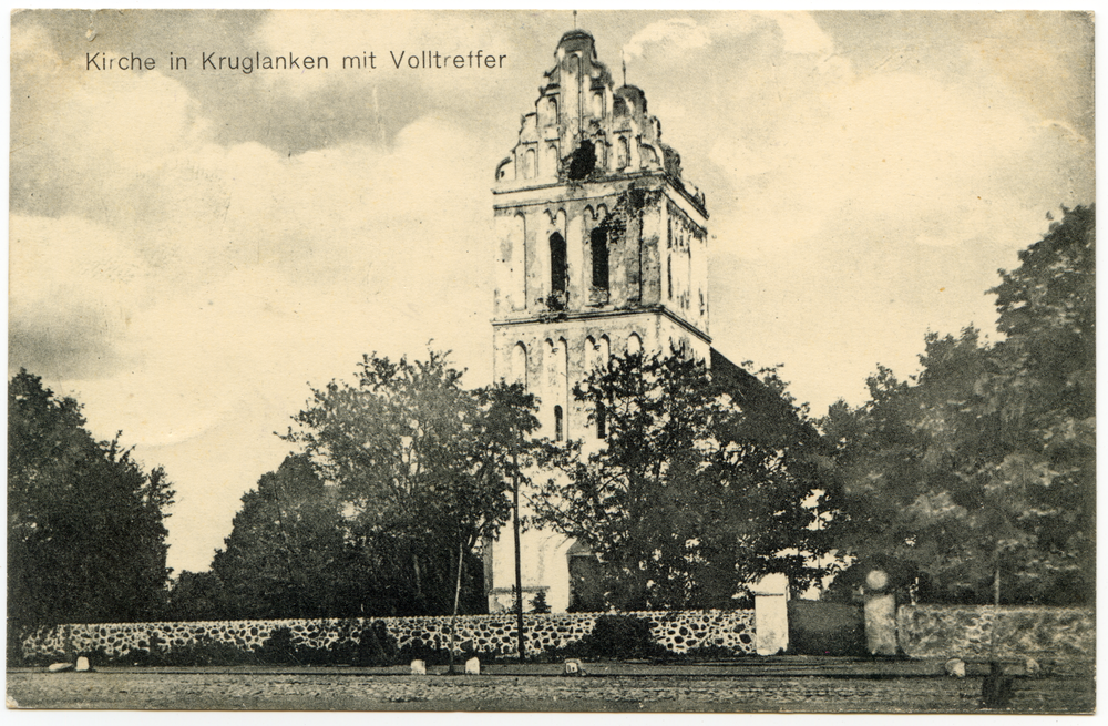 Kruglanken, Kirche mit Volltreffer