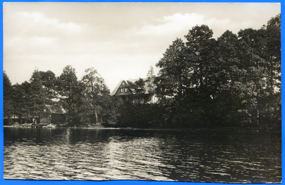 Lansker See, Jugendherberge auf der Halbinsel Lallka