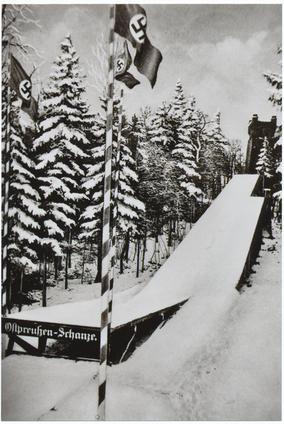 Galtgarben, Sprungschanze, im Hintergrund der Bismarckturm