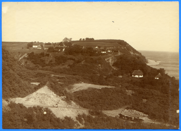 Klein Kuhren, Dorf mit Wachtbudenberg