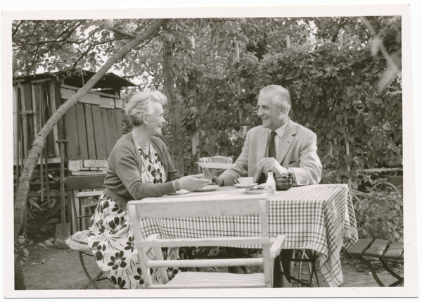 Supplitten, Hertha Lange (letzte Gutsherrin) und Konrad Mückenberger (ihr Bruder und letzter Gutsherr von Wackern)