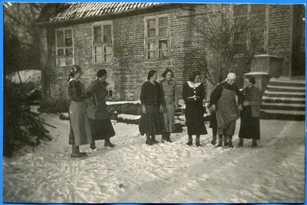 Lablacken Kr. Labiau, Mädels im Schnee