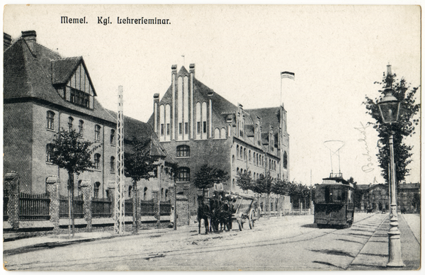 Memel, Bahnhofstraße, Königliches Lehrerseminar und Straßenbahn der Linie 1