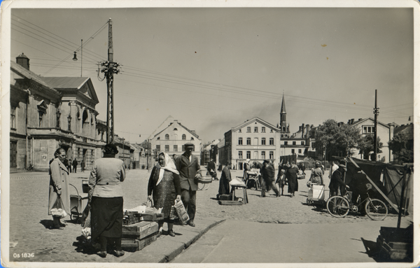 Memel, Markt mit Theater