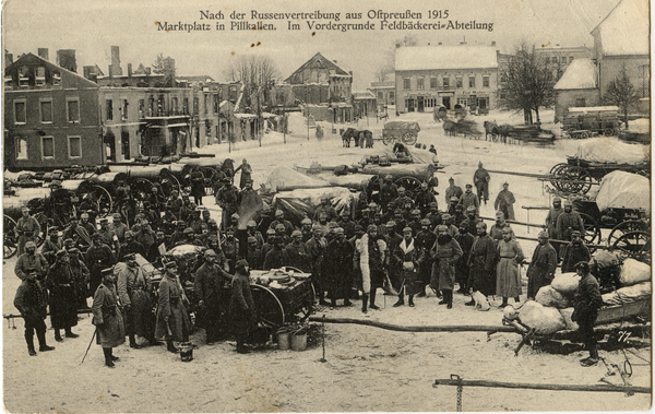 Pillkallen, Kreisstadt, Zerstörter Marktplatz mit Feldbäckerei-Abteilung