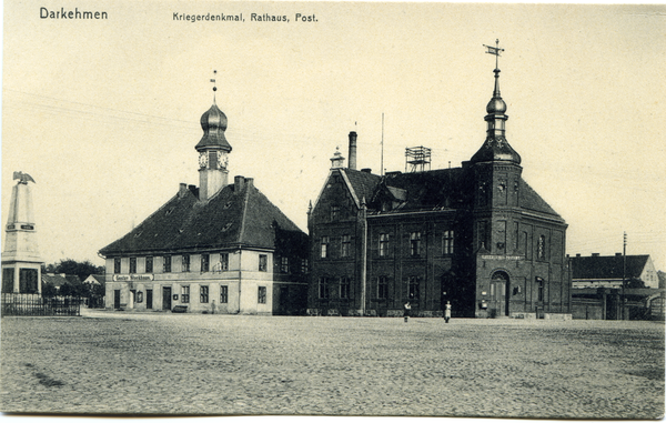 Darkehmen, Kriegerdenkmal, Rathaus, Post