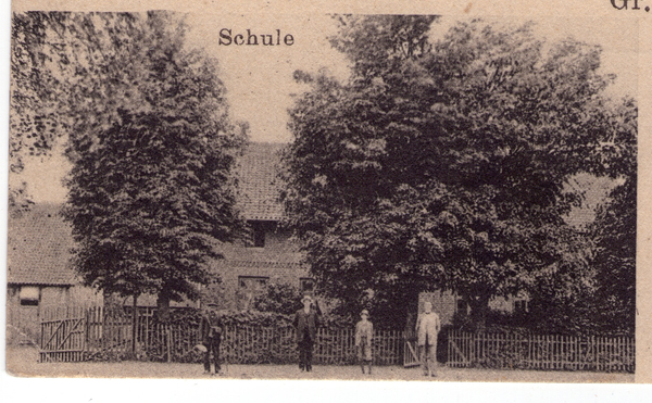 Aszlacken, Schule