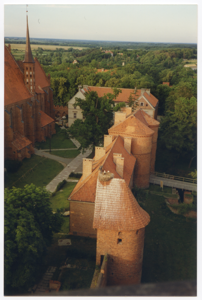 Frauenburg, Wehrtürme zum Domhof und Dom