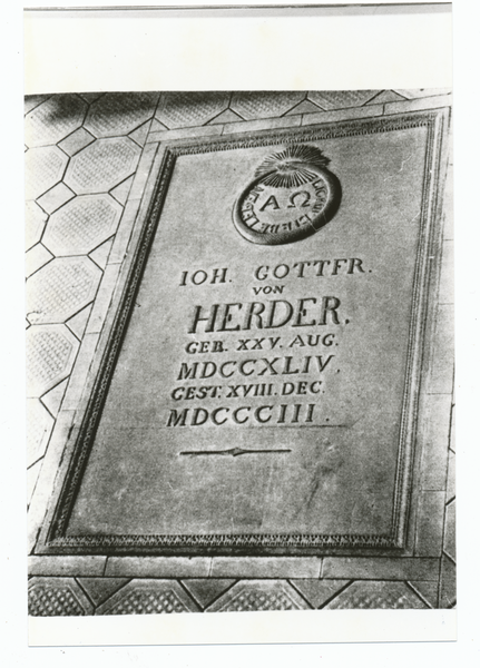 Mohrungen,  Joh. Gottfr. Herder, Standort der Gedenkplatte ist Weimar