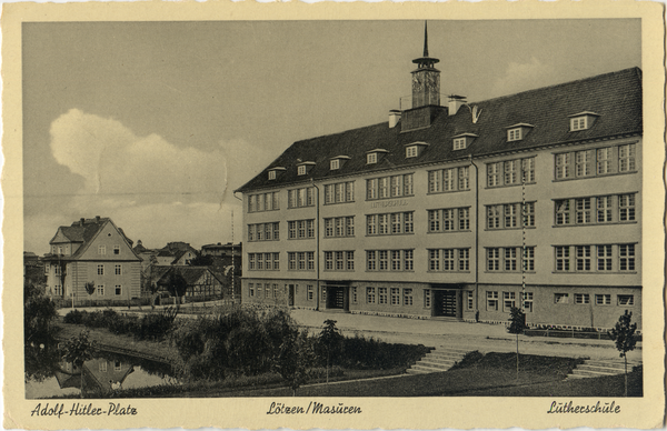 Lötzen, Adolf-Hitler-Platz, Lutherschule
