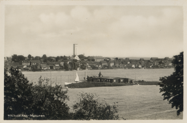 Nikolaiken Kr. Sensburg, Gesamtansicht mit Insel