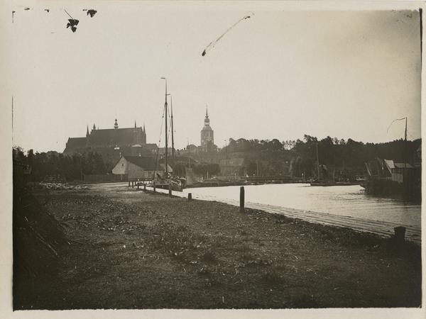 Frauenburg, Blick auf die Stadt und den Hafen