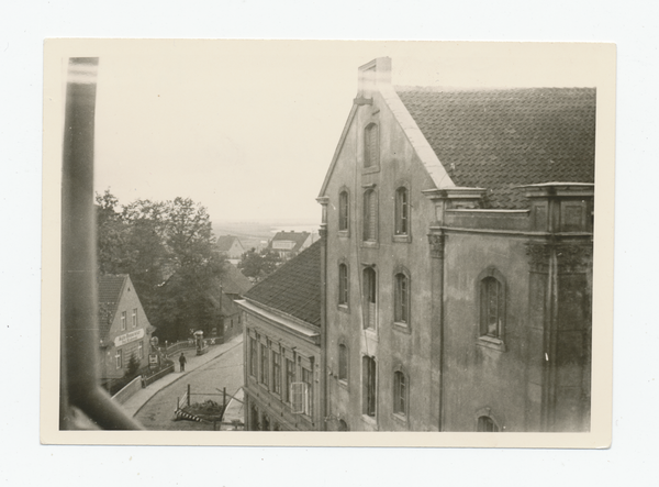 Fischhausen, Königsberger Straße, rechts: Mühle Gwamberg ?, links: Hans Paul Kluckowski