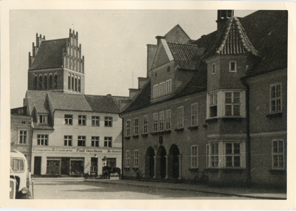 Gerdauen, Straßenansicht mit Blick auf die Kirche