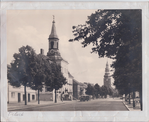 Tilsit, Deutsche Straße in Höhe des Rathauses, Blick nach Osten zur Deutschen Kirche