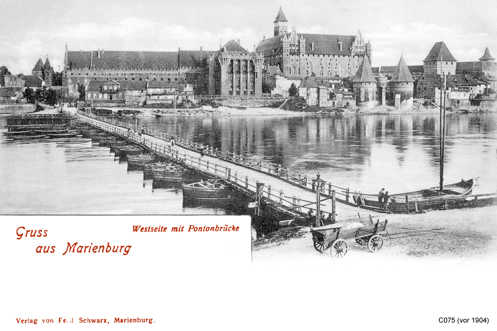 Marienburg, Die Marienburg, Westseite, Pontonbrücke