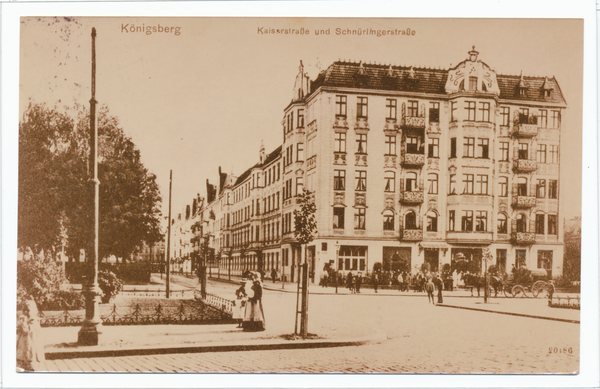 Königsberg, Kaiserstraße, Blick in die Schnürlinger Straße, im Vordergrund das Kaiser-Café