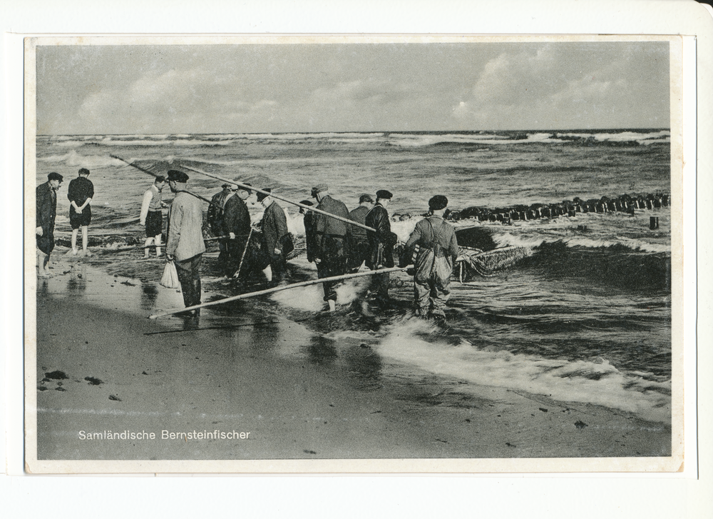 Kurische Nehrung, Bernsteinfischer am Ostseestrand