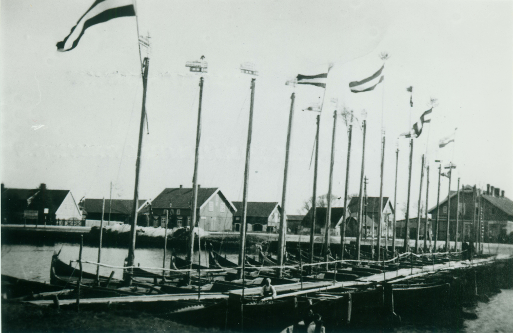 Karkeln, Schwimmbrücke aus Kurenkähnen