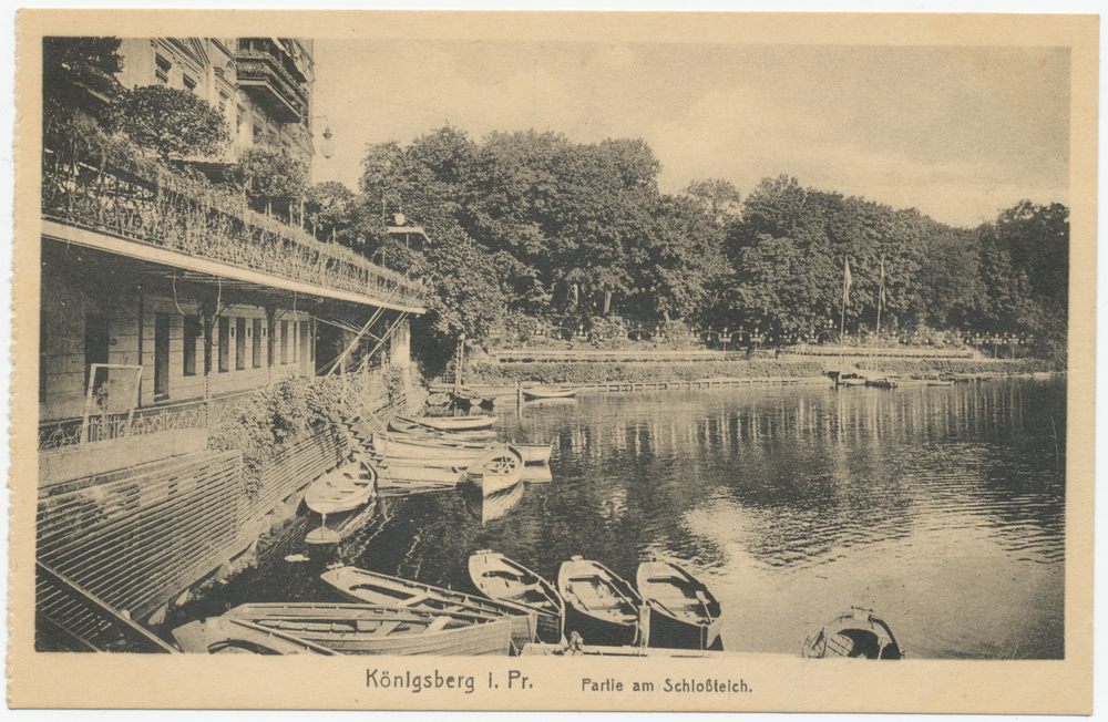 Königsberg , Partie am Schlossteich, Bootanlegestelle