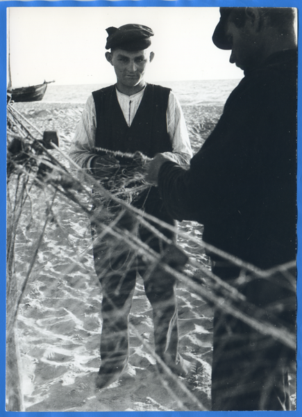 Ostsee, Fischer beim Netzeflicken, wo??