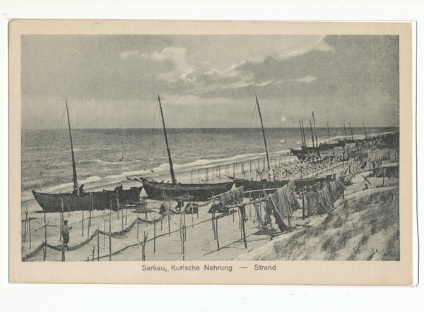 Sarkau, Fischerboote am Strand